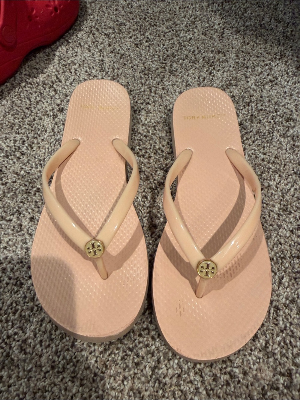 Tory Burch Patent Logo Flip Flop Sandals - Picture 1 of 4